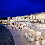 Appartamento The Consists Of Two Bedrooms, A Bathroom, A Kitchen And A Living