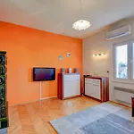 The Consists Of Two Bedrooms, A Bathroom, A Kitchen And A Living Appartamento Zara