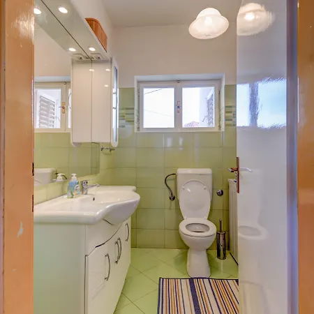 アパート The Consists Of Two Bedrooms, A Bathroom, A Kitchen And A Living