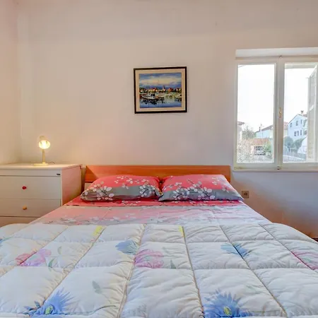דירה The Consists Of Two Bedrooms, A Bathroom, A Kitchen And A Living
