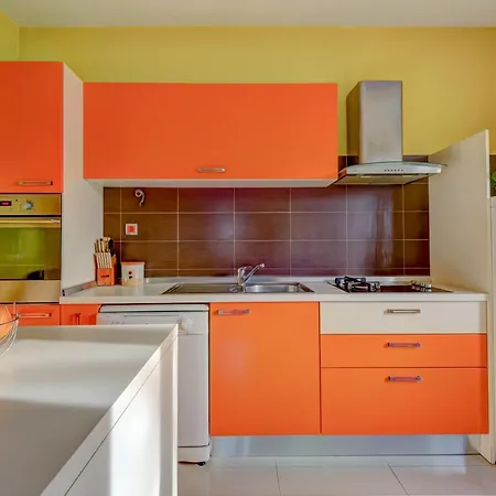 The Consists Of Two Bedrooms, A Bathroom, A Kitchen And A Living Lejlighed Zadar