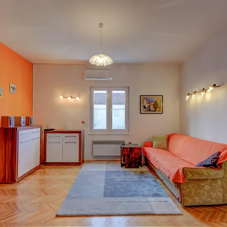 דירה The Consists Of Two Bedrooms, A Bathroom, A Kitchen And A Living זאדאר