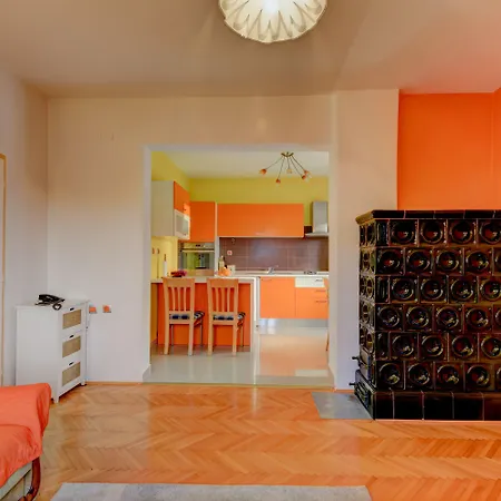 דירה The Consists Of Two Bedrooms, A Bathroom, A Kitchen And A Living *