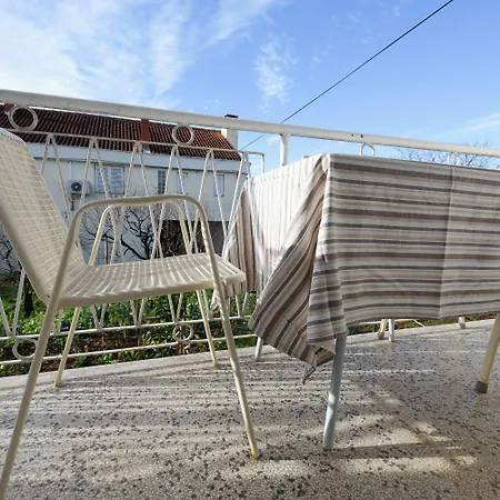Apartamento The Consists Of Two Bedrooms, A Bathroom, A Kitchen And A Living Zadar